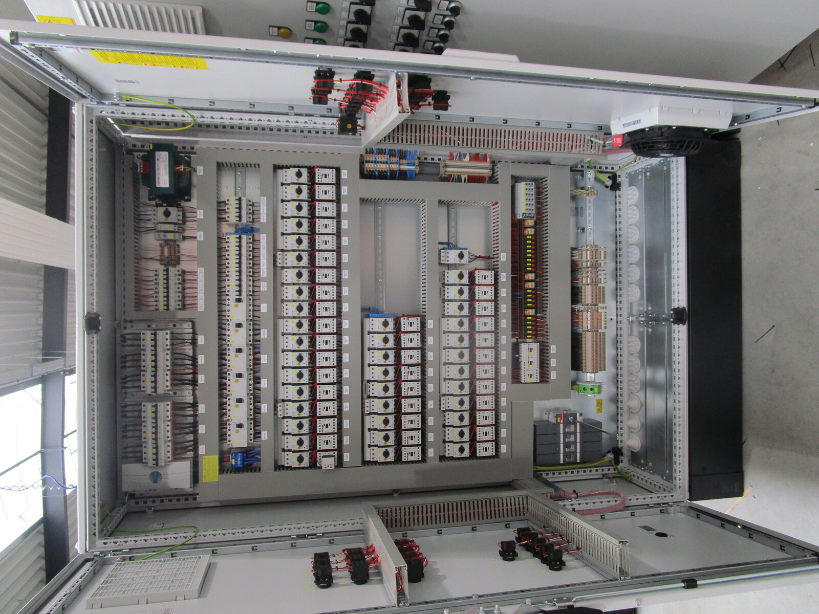 Control cabinet EV-2240